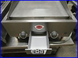 Wells G13 25 Countertop Electric Griddle 208V with Smooth Polished Steel Plates